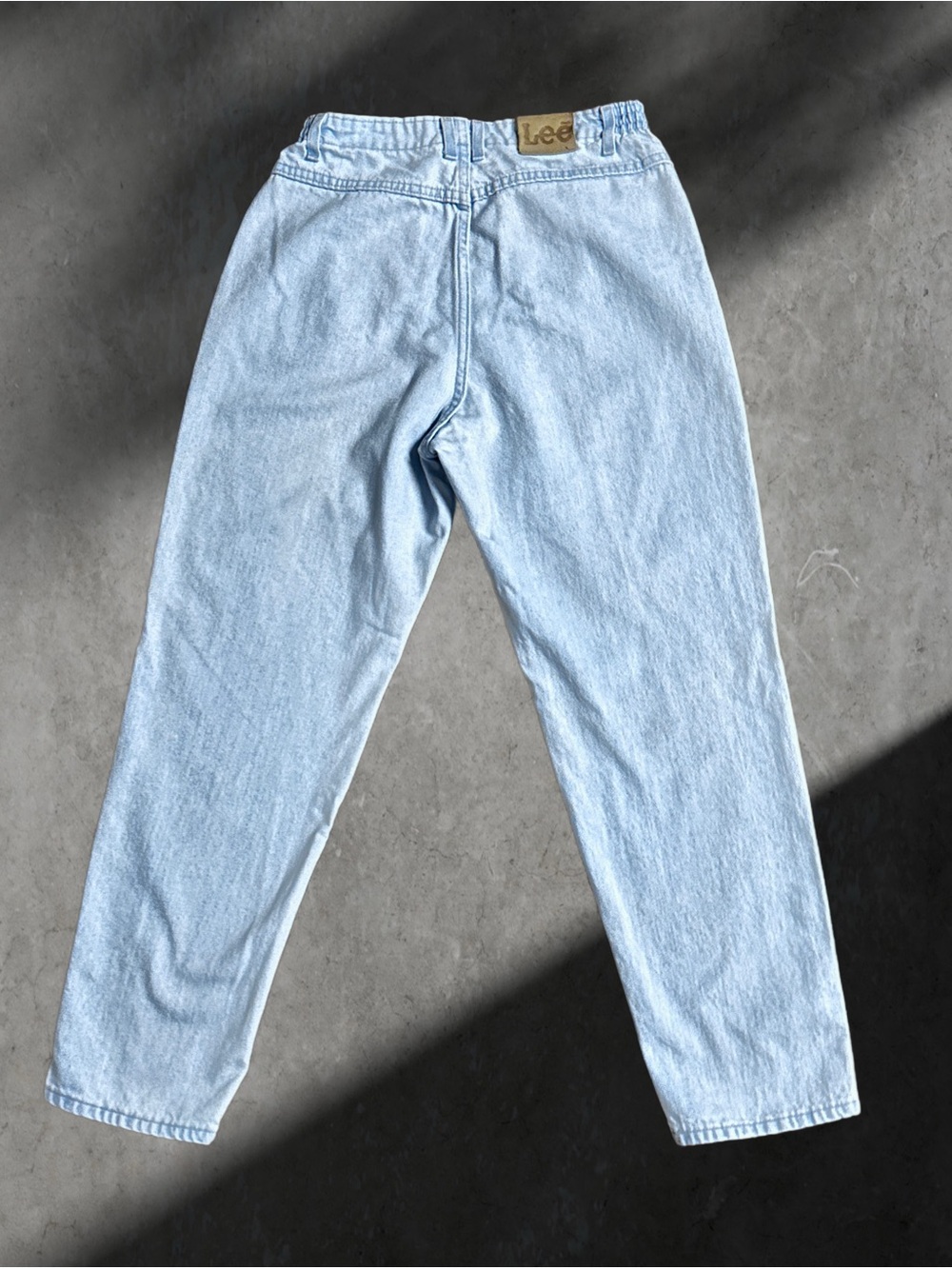 Lee ~ Vintage (90’s) ~ Size 12 (30/29) ~ Made in USA ~ Light Blue Denim Mom Jean